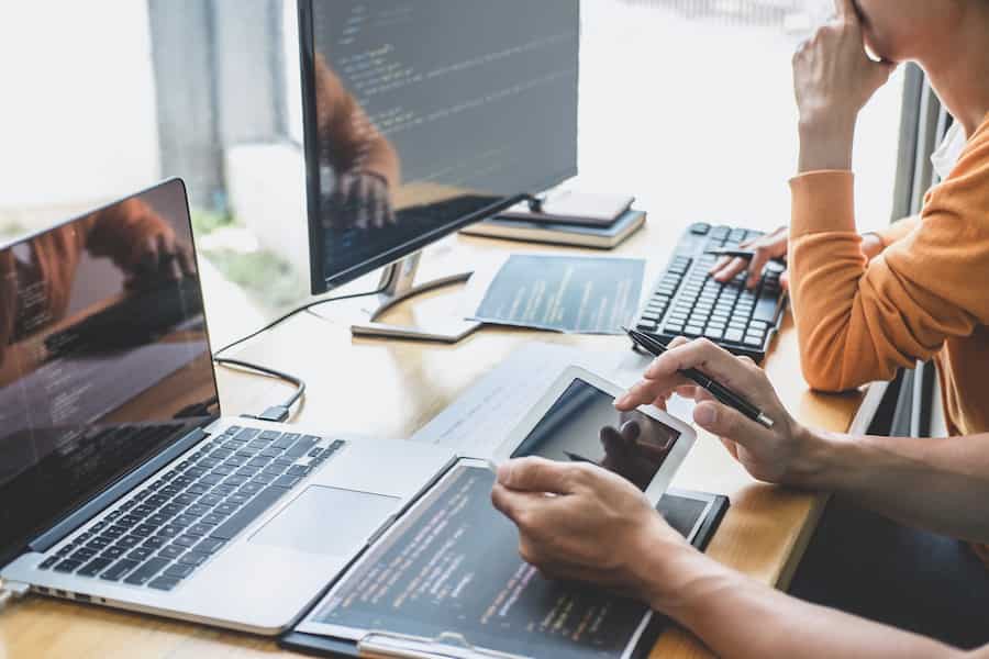 خدمات پشتیبانی وب سایت